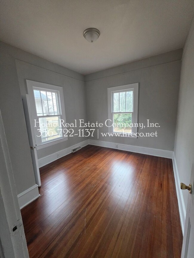 Building Photo - 208 Clayton St