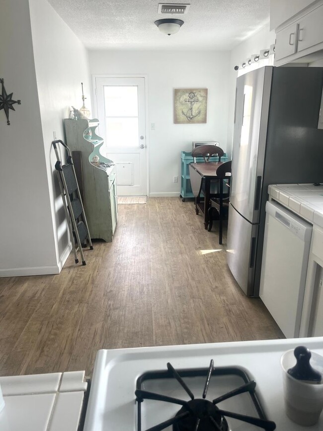 Building Photo - Charming Beach House in Morro Bay