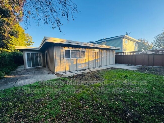 Building Photo - 115 Western Ct