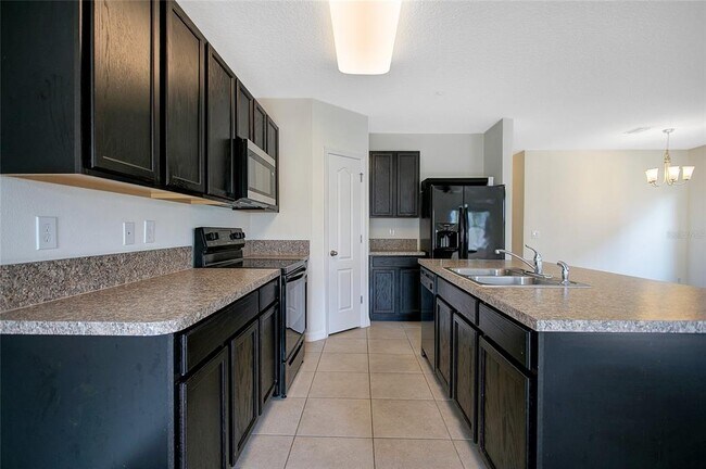 Building Photo - 3521 Seneca Club Loop