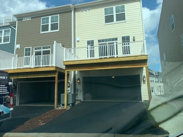 Building Photo - 521 Caddy Aly