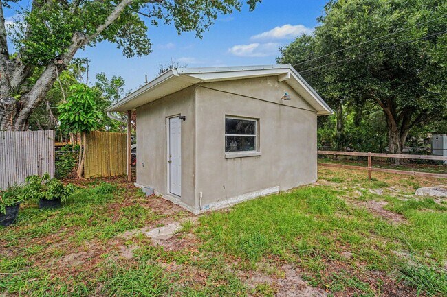 Building Photo - 20 Hardee Cir N