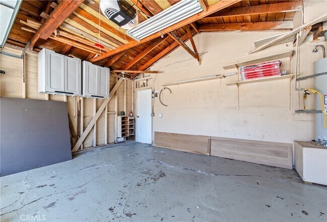 Building Photo - 5892 Meadowlark Dr