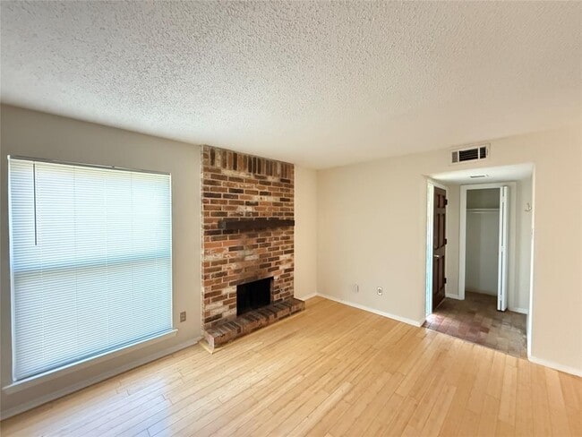 Building Photo - 4520 Depew Ave