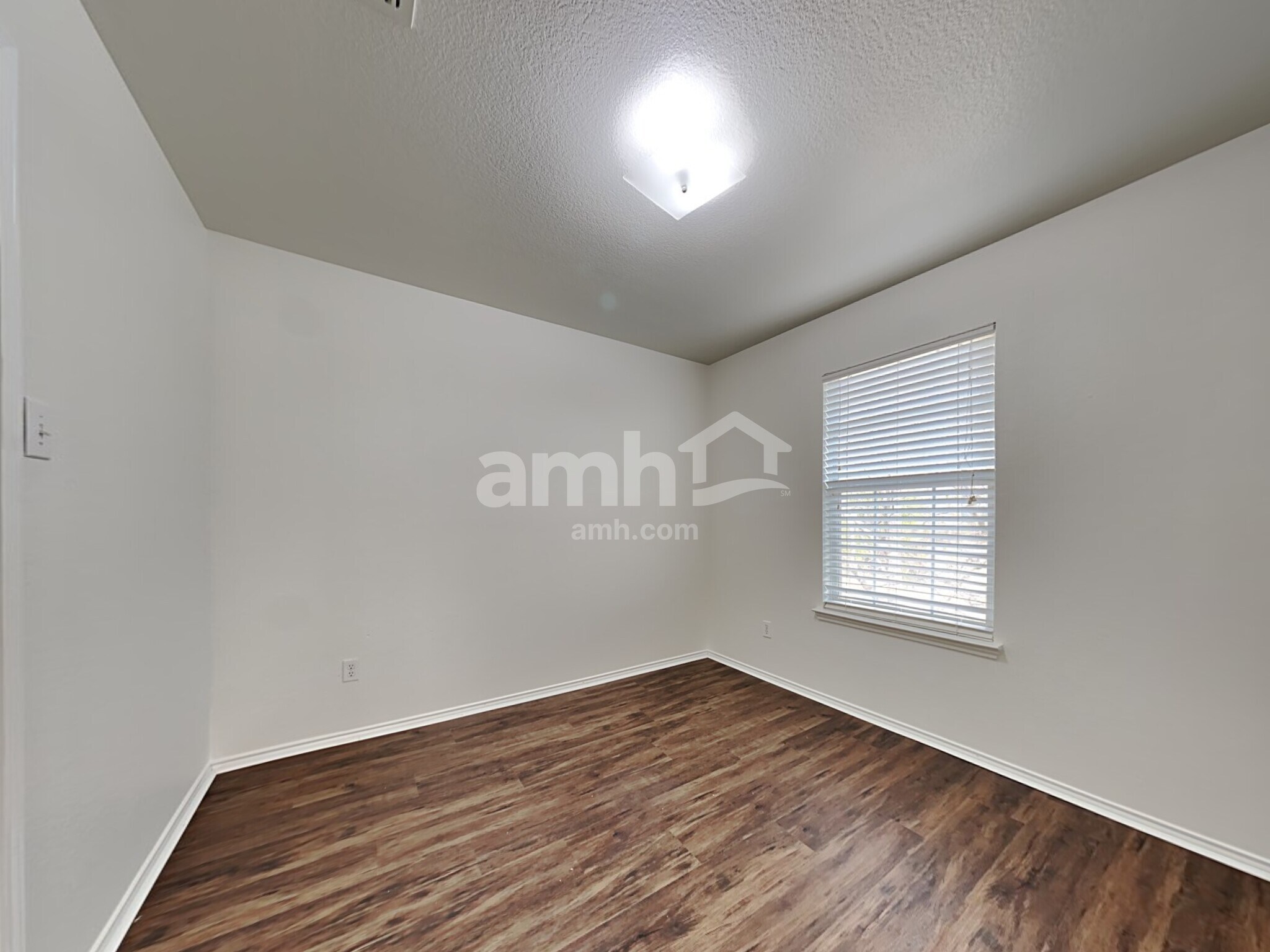 Building Photo - 11909 Grizzly Bear Dr