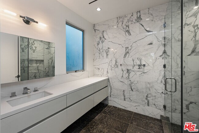 Building Photo - 2630 Eden Pl