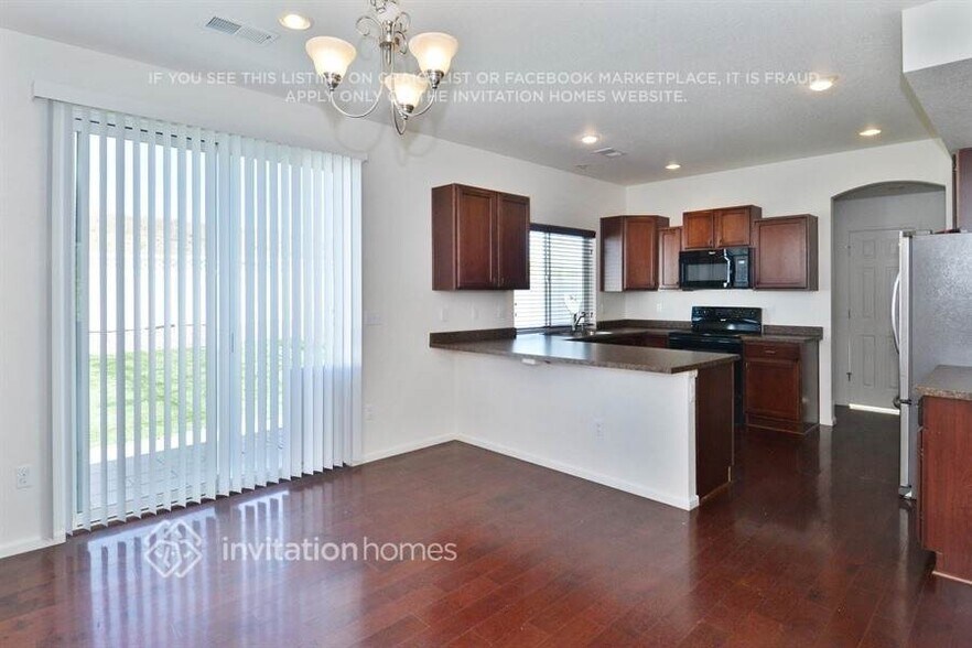 Building Photo - 20621 Randolph Pl