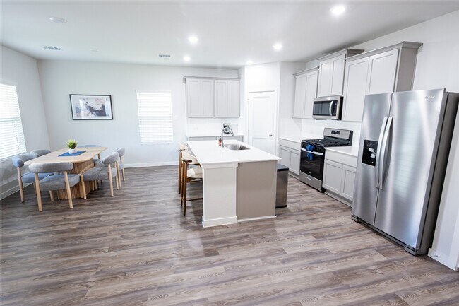 Building Photo - 211 Brazen Forest Trl