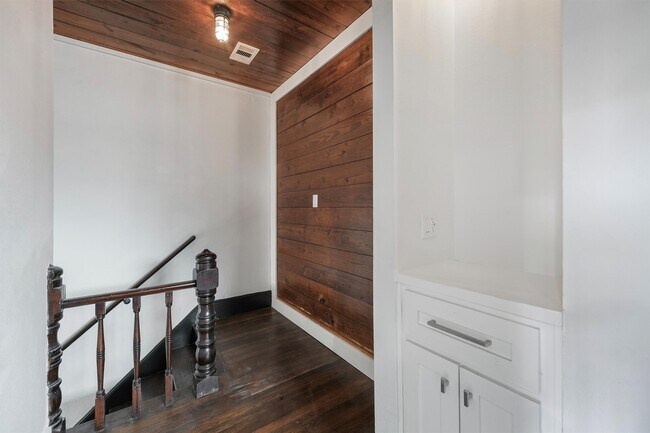 Building Photo - 1811 20th St
