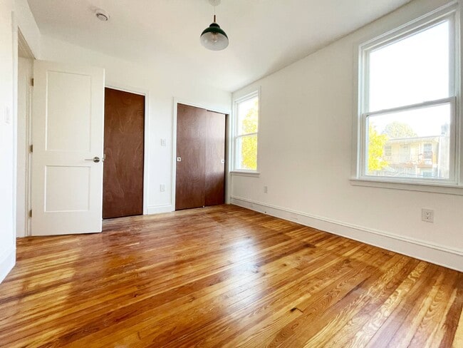 Building Photo - 62-30 60th Dr