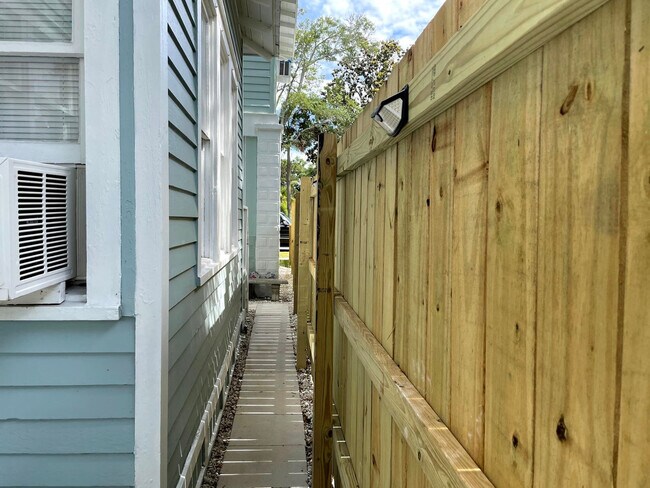 Building Photo - 6 Rohde Ave