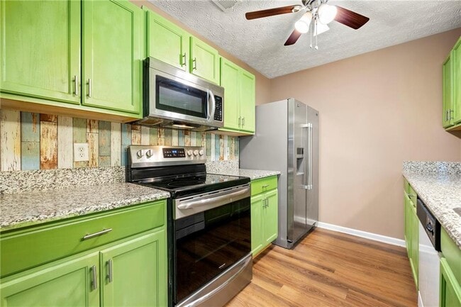 Building Photo - 1382 Hollenbeck Ln