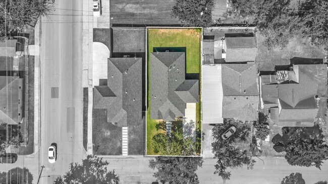 Building Photo - 1809 13th St