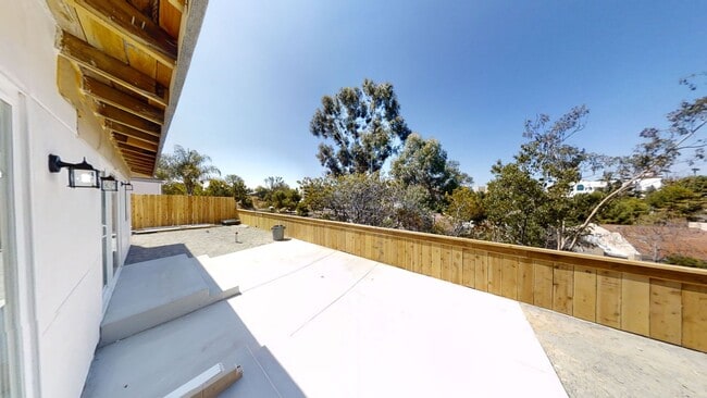 Building Photo - Newly Renovated (2022), 4BD/2BA