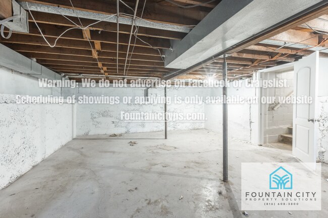 Building Photo - 1307 NE 56th Terrace
