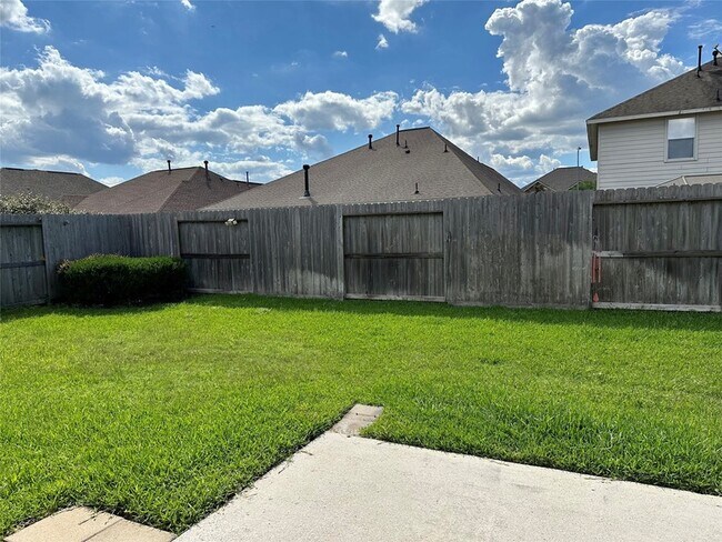 Building Photo - 30415 Deleon Fields Dr