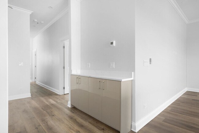 Building Photo - 6555 W North Ave