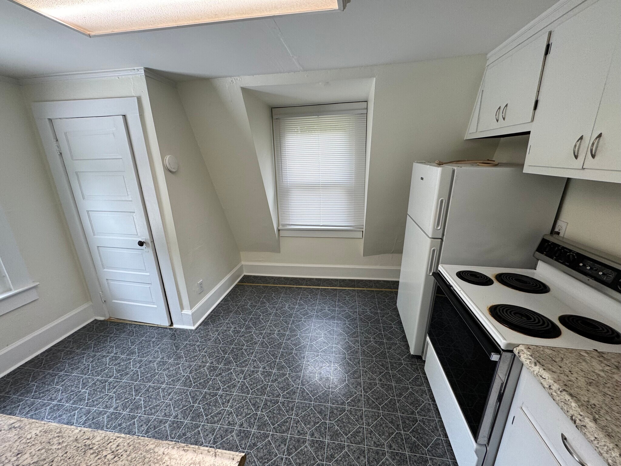 Building Photo - 75 Lanier St