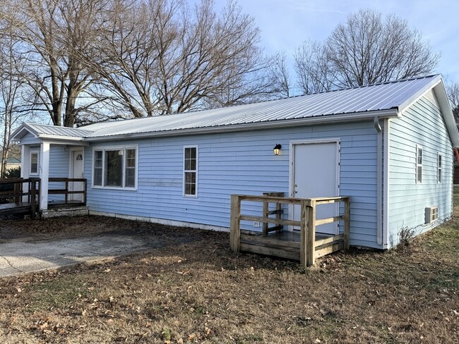 Building Photo - 608 Mt Pelia Rd