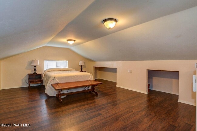 Building Photo - 502 Western Ave