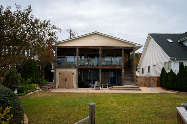 Building Photo - 3Bed/2Bath Home In Hampstead