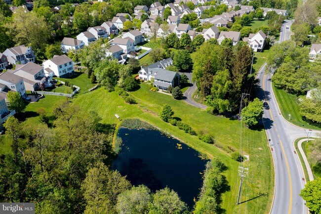 Building Photo - 1886 Conard Rd