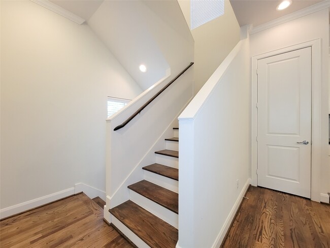 Building Photo - 12 Hermann Park Ct