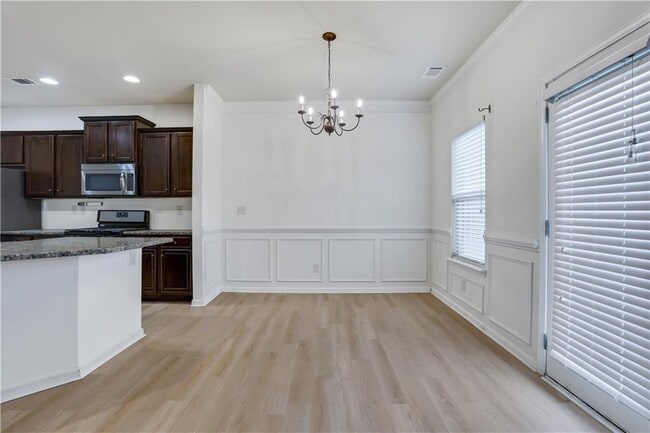 Building Photo - 2527 Morgan Chase Dr