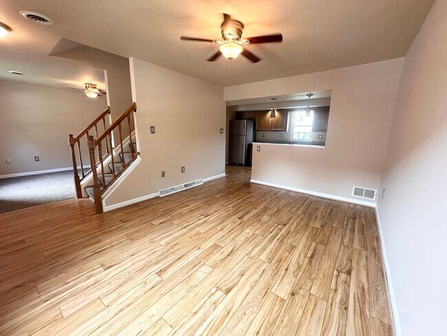 Building Photo - 1114 Skyview Dr