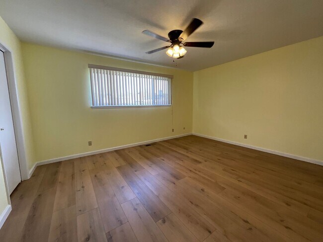 Building Photo - Beautiful Home in Established Fresno Neigh...