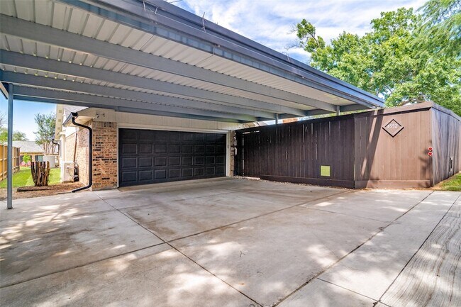 Building Photo - 4552 Fremont Ln