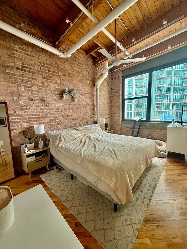 Building Photo - 1601 S Indiana Ave