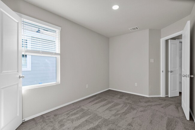 Building Photo - 9911 Grove Mist