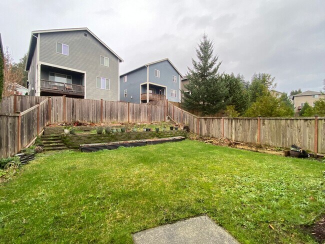 Building Photo - 3 bedroom, 2568 Sqft. home In Federal Way