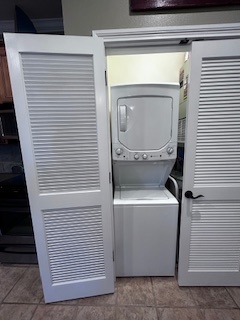 Washer/Dryer - 426 Waterside Cir