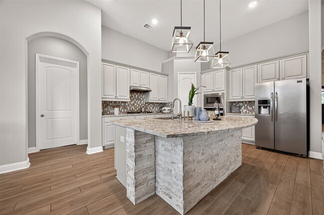 Building Photo - 18719 Evanhale Bend Dr
