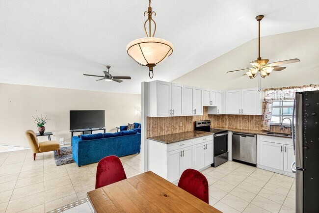 Building Photo - 7883 Blackwood Ln