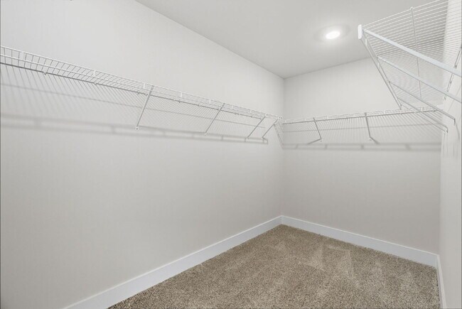 Building Photo - Modern 3 Bedroom, 2.5 Bath Townhome in Chapel Green