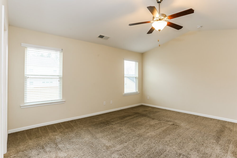 Building Photo - 90 Darbys Ave