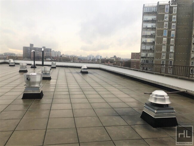 Building Photo - 3030 Middletown Rd