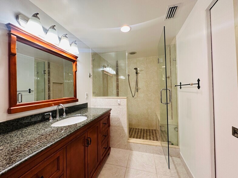Building Photo - 8559 Boca Rio Dr