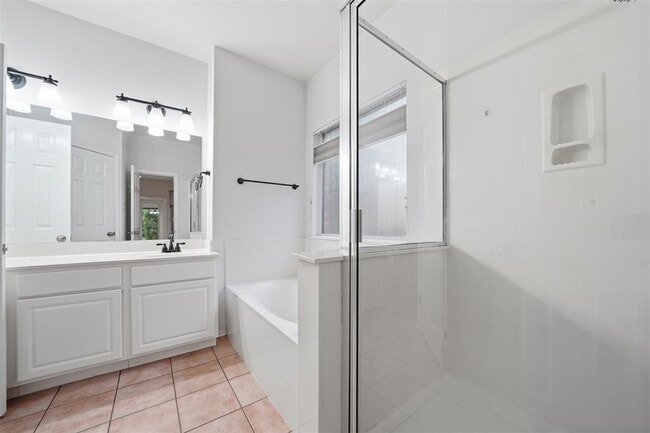 Building Photo - 5801 Marchmont Ln