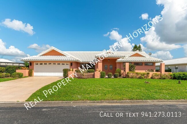 Primary Photo - 534 Warwick Ln