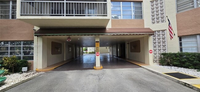 Building Photo - 10777 W Sample Rd