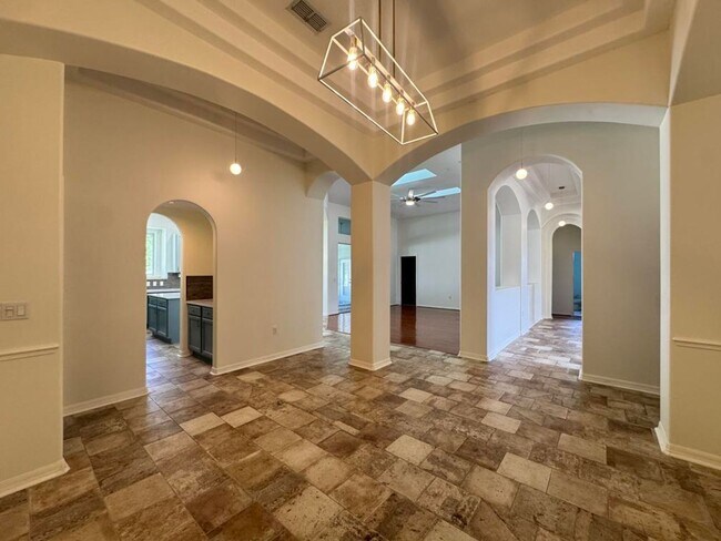 Building Photo - 39 Woodhollow Ln