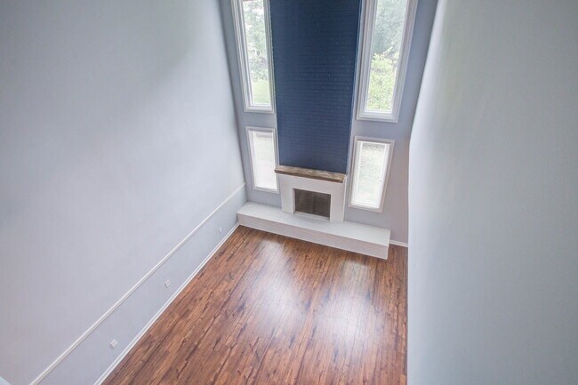 Building Photo - 1506 Ventura Pl