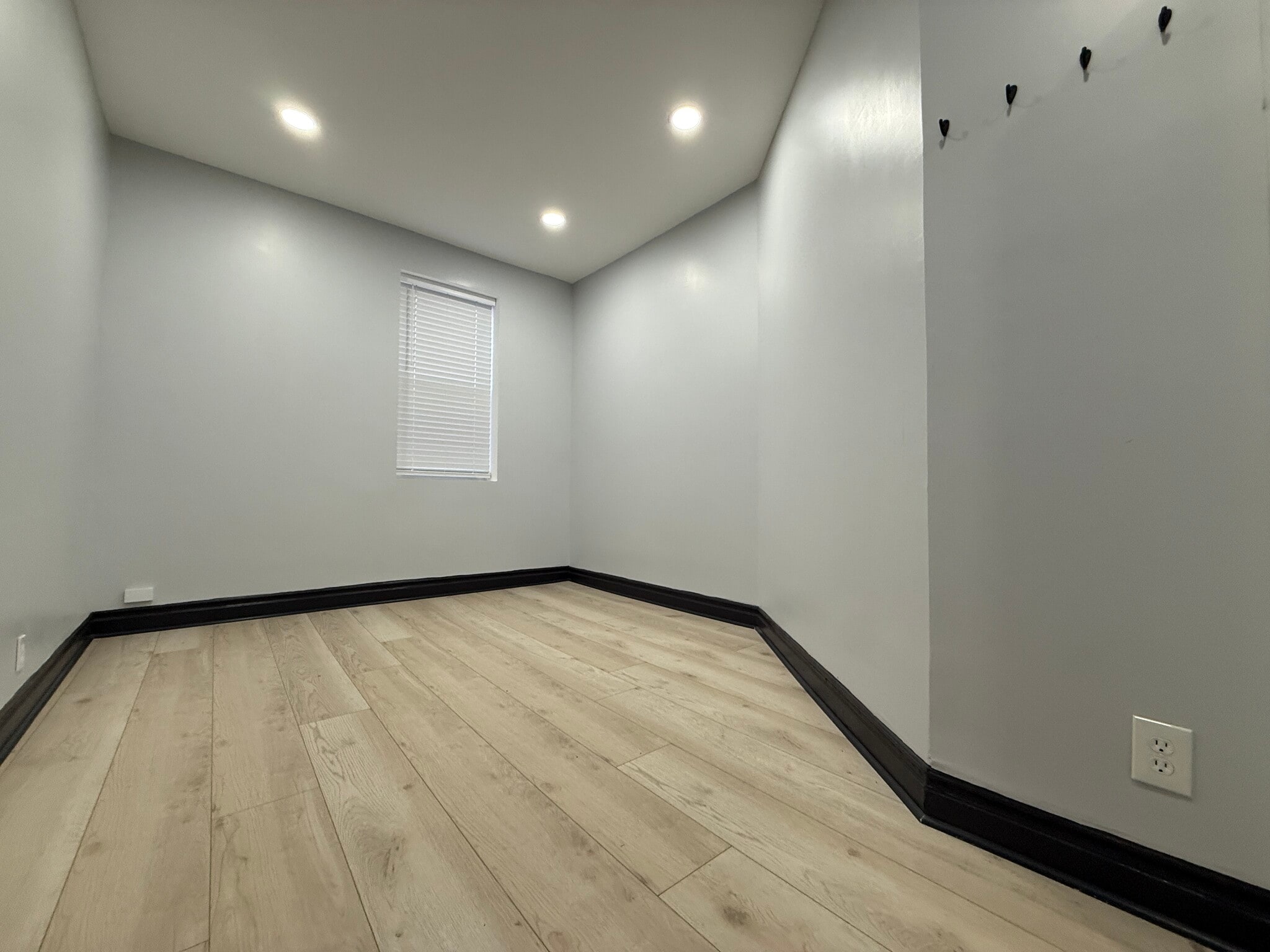 Building Photo - 58 62nd St