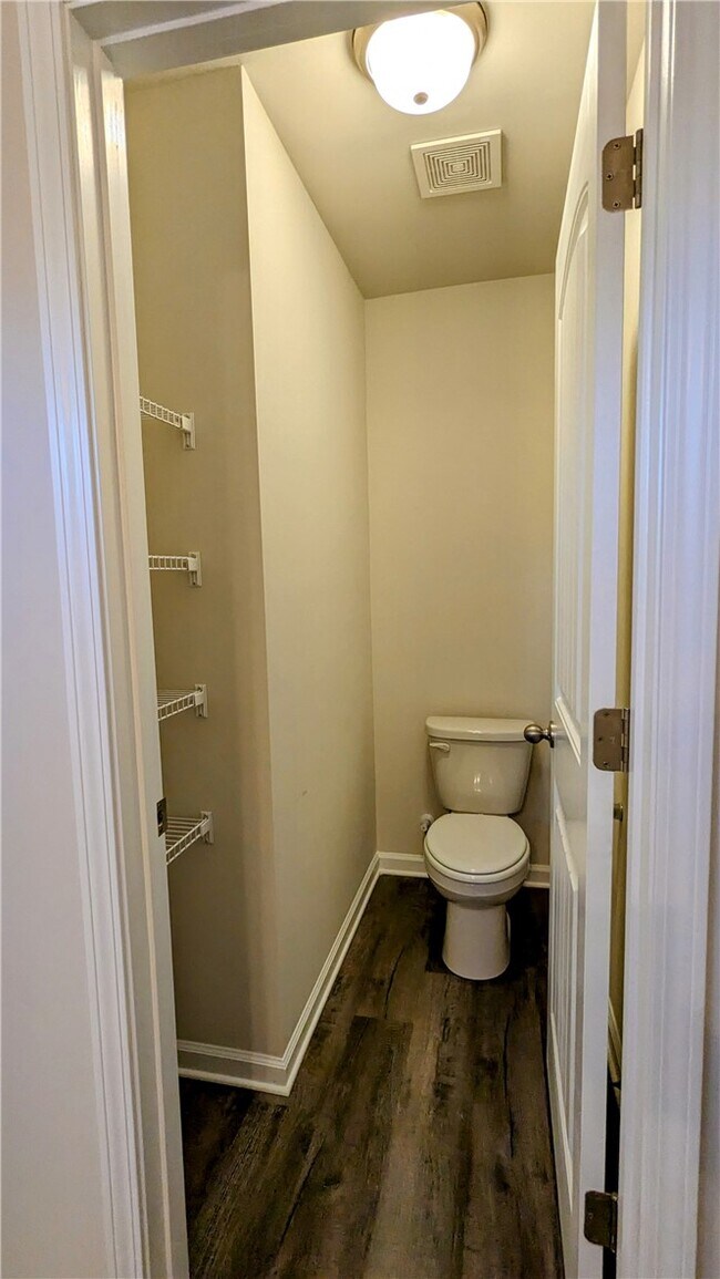 Building Photo - 249 Carvel Trl