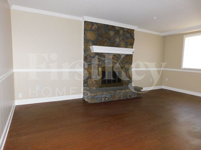 Building Photo - 7076 Autumnhill Ln