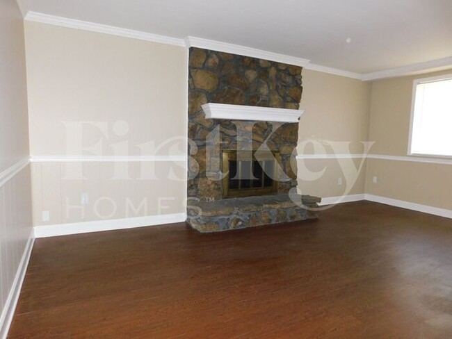 Building Photo - 7076 Autumnhill Ln